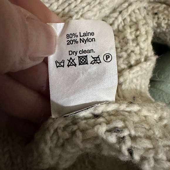 (8)MADEWELL•CableKnit•TurtleNeck•Sweater •80%wool 20%Nylon• Size Medium - Picture 3 of 9